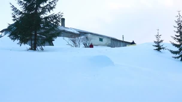 Portret Close Koele Knappe Man Jonge Snowboarder Buiten Winter Skigebied — Stockvideo