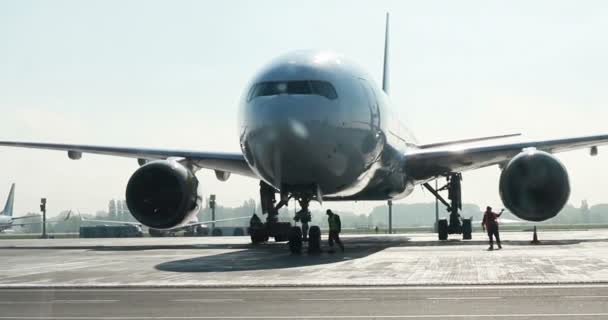 Primer Plano Que Muestra Avión Pasajeros Airbus Dos Motores Movimiento — Vídeos de Stock