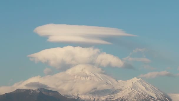 Pôr Sol Vulcão Luz Sol Sobre Pico Montanha Alta Timelapse — Vídeo de Stock