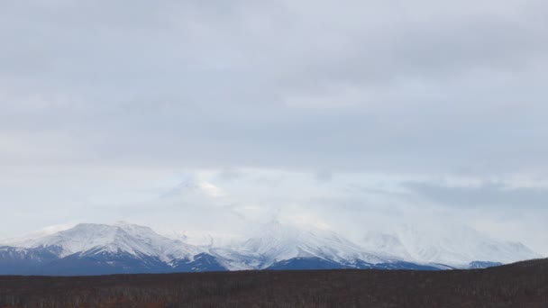 Закат Вулкана Времени Солнечный Свет Над Высокогорной Вершиной Timelapse Movie — стоковое видео