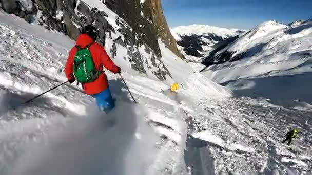 Aktivní Zimní Prázdninové Alpy Hezký Lyžování Young Užívá Lyžování Stabilizované — Stock video