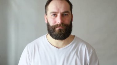 Şaşırmış Avrupalı adam, 