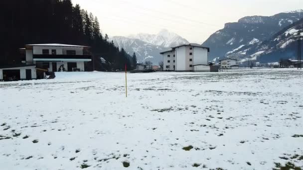 Zdjęcia Dronów Zimowej Wioski Ischgl Austrii Latanie Nad Piękną Pokrytą — Wideo stockowe
