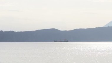Doğu Arktik Bölgesi için Rusya Federal Güvenlik Teşkilatı Sınır Güvenlik Müdürlüğü ve Pasifik Okyanusu 'ndaki Rus denizaltısı gemilerinin en üst görüntüsü. Avacha Körfezi, Kamçatka Yarımadası.
