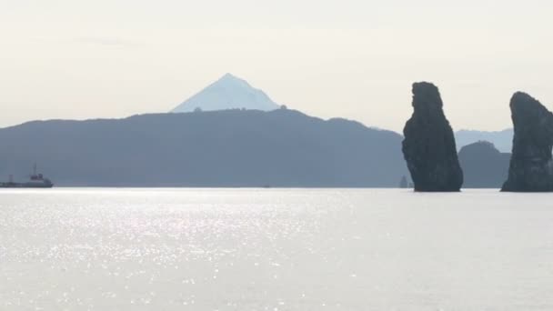 Viaje Sea Safari Por Península Kamchatka Los Tres Hermanos Isla — Vídeos de Stock
