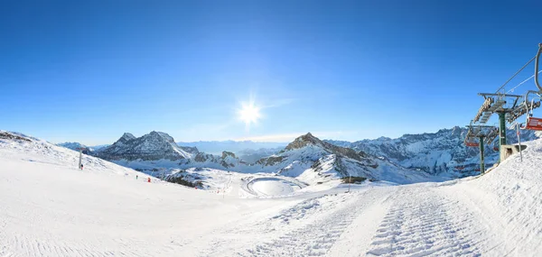 Winter skiing resort in Alps — Stock Photo, Image