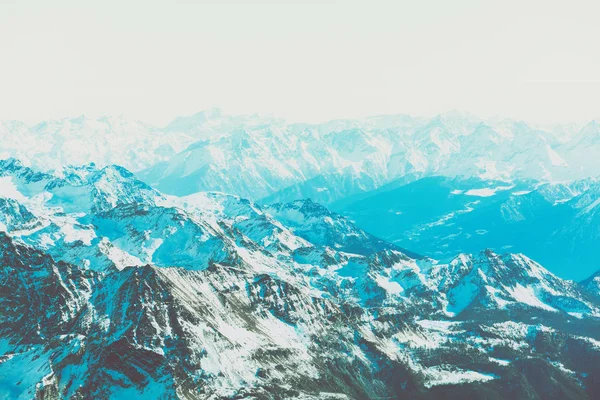 Esquí de invierno en los Alpes italianos —  Fotos de Stock