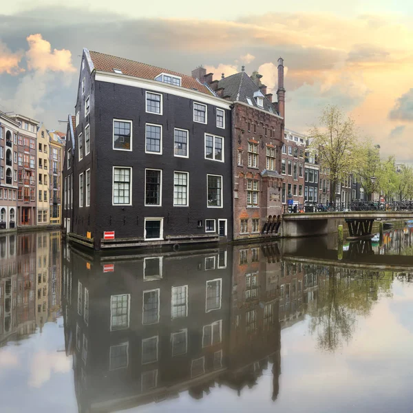 Alte stadt amsterdam — Stockfoto