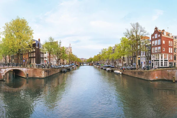 Gamla stan i amsterdam — Stockfoto