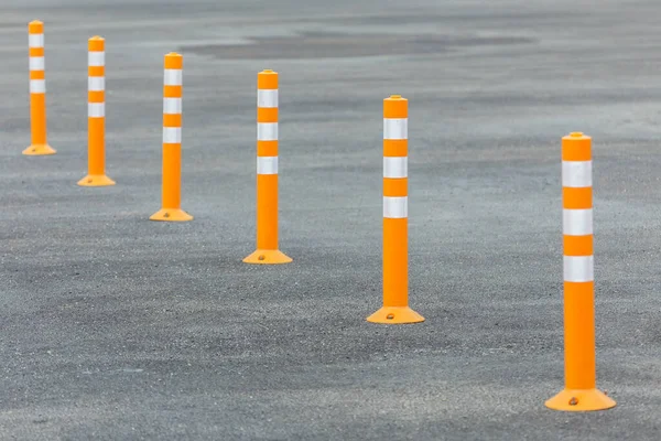 Muitos Cones Tráfego Laranja Alinhados Para Evitar Acidentes Estrada — Fotografia de Stock