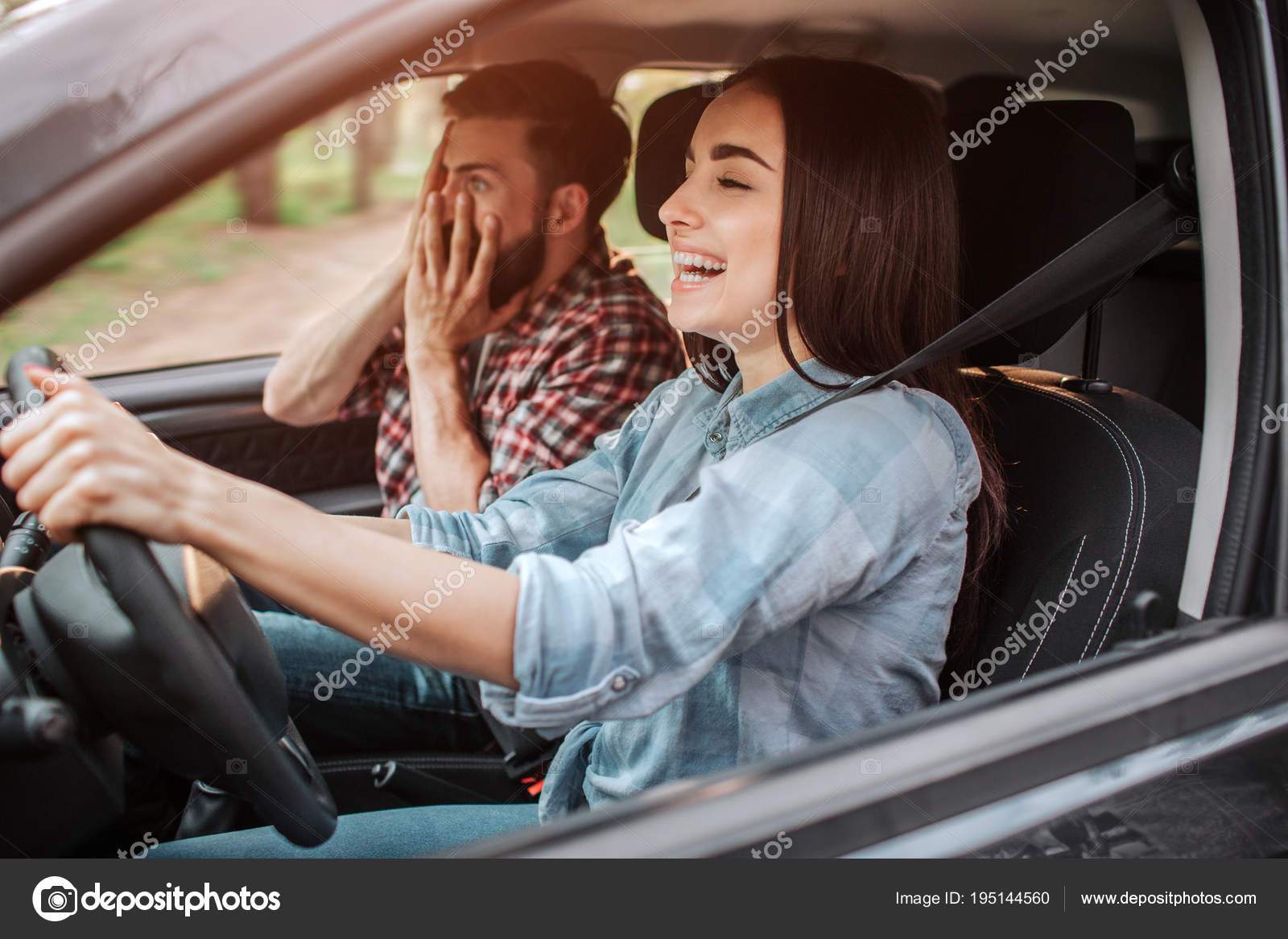 Девушки в авто за рулём Девушки в авто за рулём