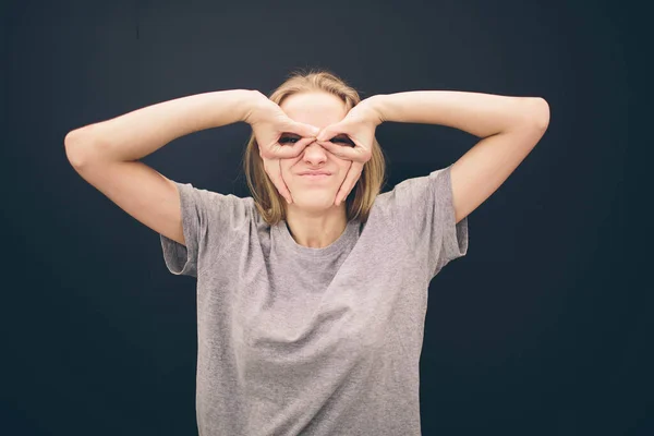 Junge selbstbewusste Frau in Superheldin. Superheld — Stockfoto