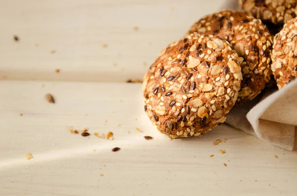 Yulaf ezmeli ev yapımı tatlı kurabiye.