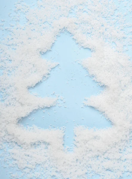 Árbol Navidad Fondo Nieve Blanca Artificial Sobre Fondo Azul Año — Foto de Stock
