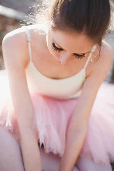 Bailarina jovem e graciosa — Fotografia de Stock