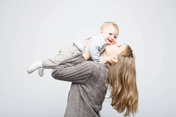 Young mother with baby girl — Stock Photo, Image