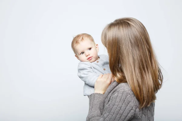 Young mother with baby girl — Stock Photo, Image