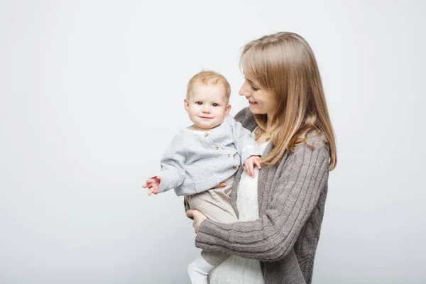 Young mother with baby girl — Stock Photo, Image