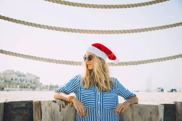 Beautiful Young Blonde Woman Posing Santa Hat Summer Weather — Stock Photo, Image