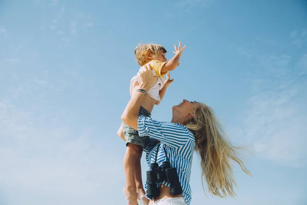 Young Mother Holding Happy Little Son Blue Sky — Stock Photo, Image