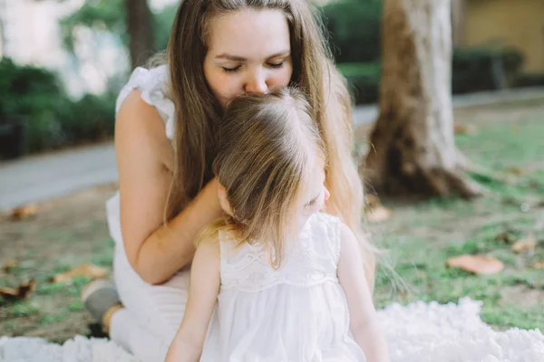 Portrait Happy Beautiful Young Mother Kissing Her Adorable Little Daughter — Stock Photo, Image