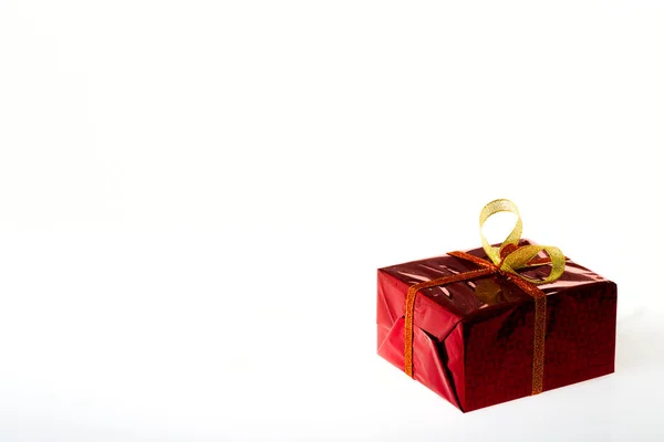 흰색 배경에 색 상자 선물 상자 — 스톡 사진