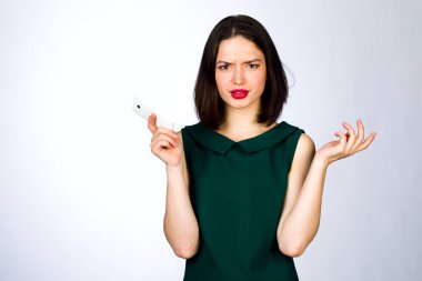 Bir cep telefonu ile kız