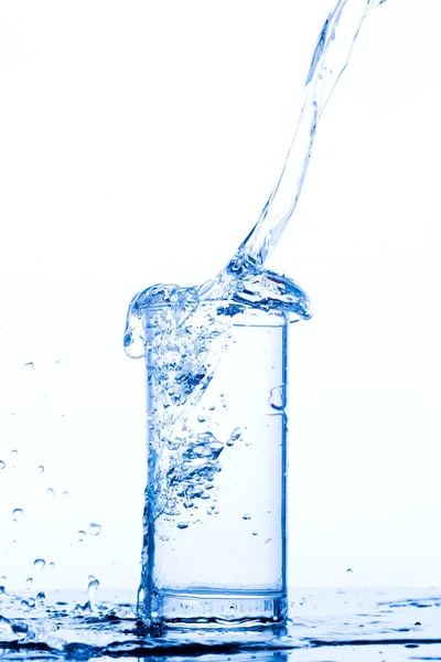 Vidrio con agua potable —  Fotos de Stock