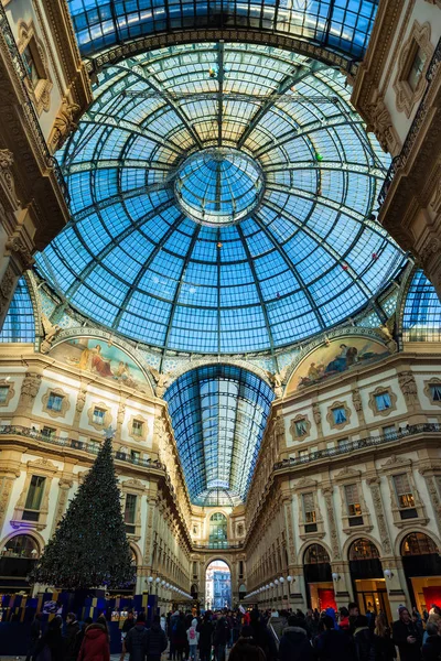 Skleněná kopule Galleria Vittorio Emanuele v Miláně, Itálie — Stock fotografie