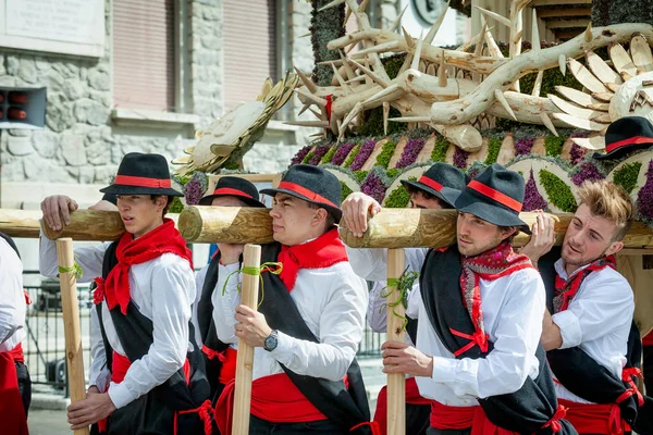 İtalya, Bormio - Nisan 16,2017: Pasquali, Bormi kutlama