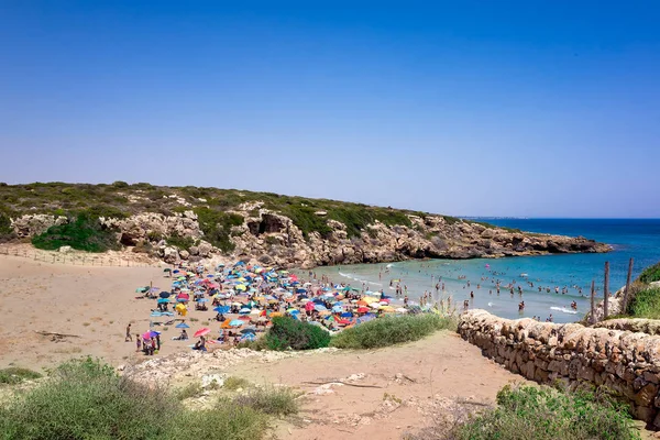 Calamosche、シチリア島 - 観光客のヴェンディカリのビーチの眺め, — ストック写真