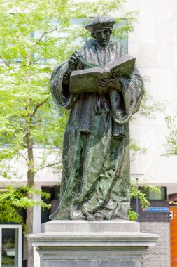 Erasmus Rotterdam Hollanda Rönesans hümanist heykeli,