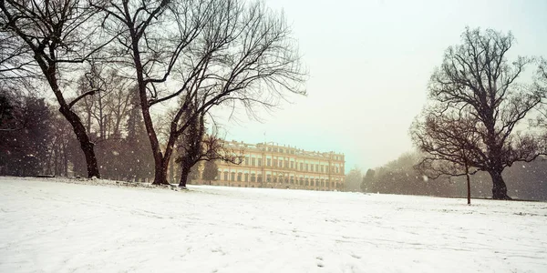 Late winter snowfall on the Park of Monza and its famous Royal V — Stock Photo, Image