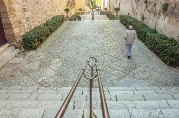 Escaleras Calle Adoquinada Centro Histórico Palma Mallorca Persona Irreconocible Caminando — Foto de Stock