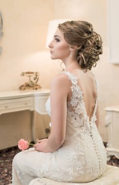 güzel gelin esmer makyaj ve saç modeli ile