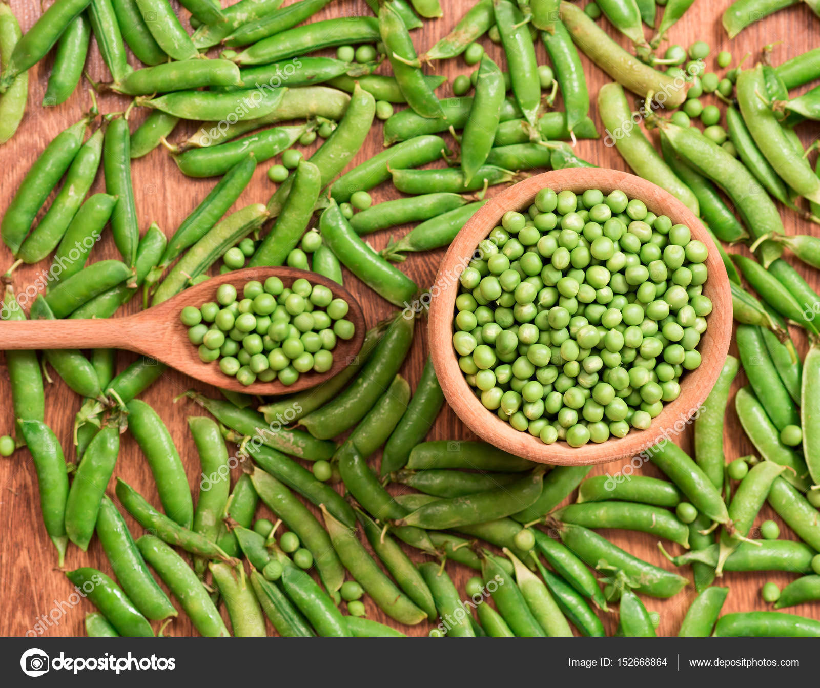 青碗豆和豌豆荚背景 图库照片 C Trofalena 青碗豆和豌豆荚背景 图库照片 C Trofalena