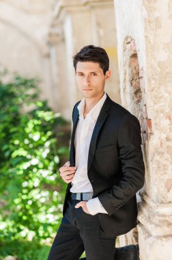 Seksi damat sabah düğün için hazırlanıyor..