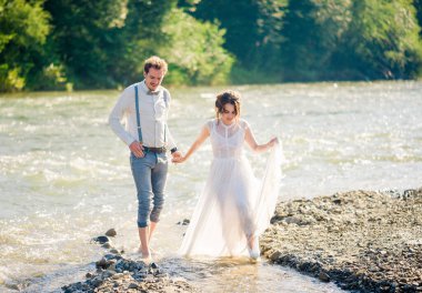 vintage düğün çift, inanılmaz dağlarda lüks tören