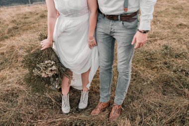 Buket ile lüks gelinlik güzel gelincloseup portre