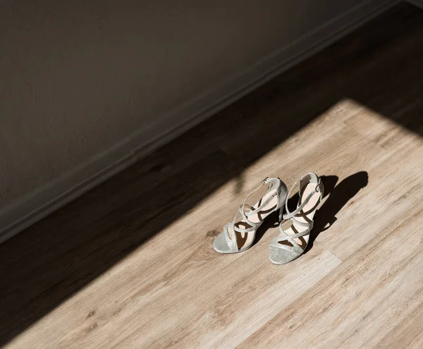 Morning Bride Bride Wedding Shoes Her Tender Feet — Stock Photo, Image