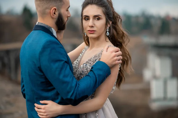 Hermosa Boda Pareja Novia Novio Día Boda Cerca Del Río —  Fotos de Stock