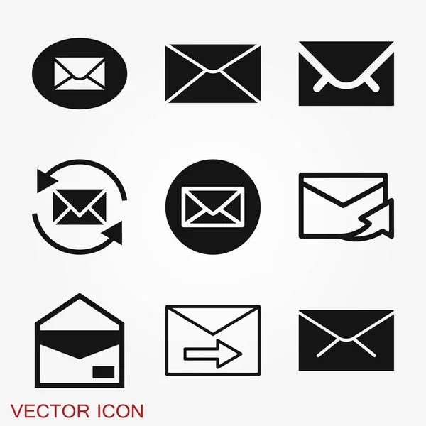 Icono de vector de correo. Ilustración aislada para diseño gráfico y web . — Vector de stock