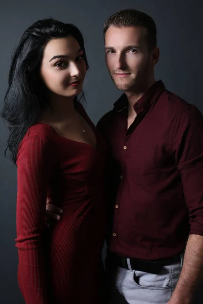 Beautiful couple posing — Stock Photo, Image