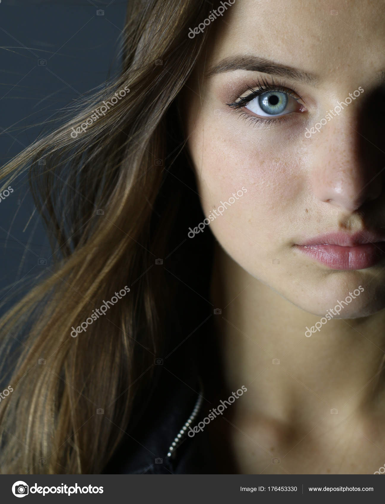 Unduh 9300 Background Blue Eyes Gratis Terbaru
