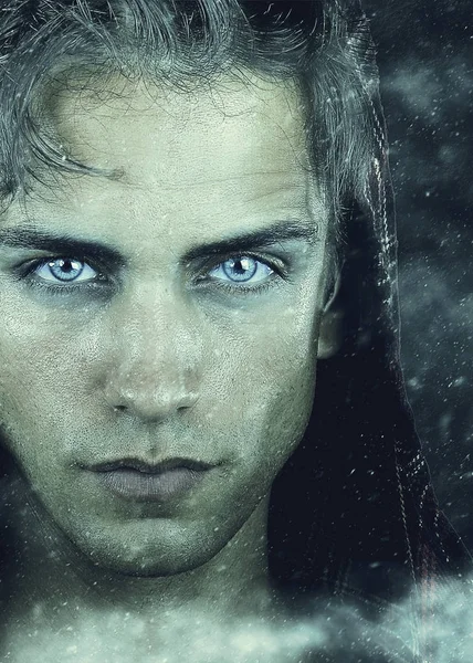 Фантастична Концепція Зимовий Чоловік Красивий Молодий Чоловік Блакитними Очима Білим — стокове фото