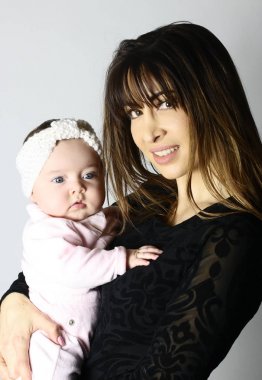 güzel anne onun güzel bebek kız
