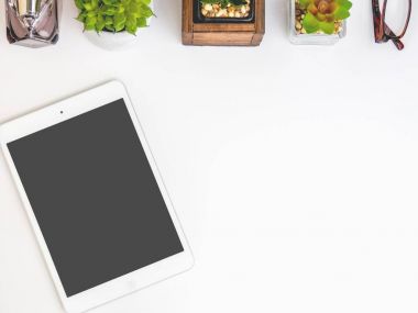 iPad haberi stok fotoğraf | Mockup tablet | iPad Mini | Web sitesi Mockup