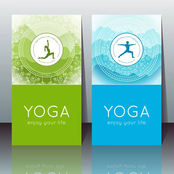 Cartes de yoga vectorielles avec silhouette yogi, paysage de montagne, motif ethnique indien et texte échantillon — Image vectorielle