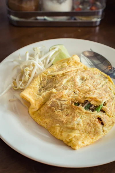 Fried noodle Thai style ,Padthai. — Stock Photo, Image