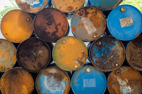 Стальная Бочка Нефтяное Топливо Токсичные Химические Бочки Старые 200 Литр Лицензионные Стоковые Изображения